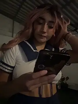 baby_akuma webcam