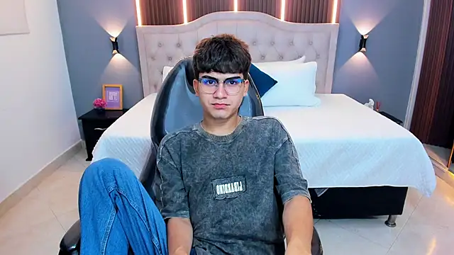 Tommy18__ webcam