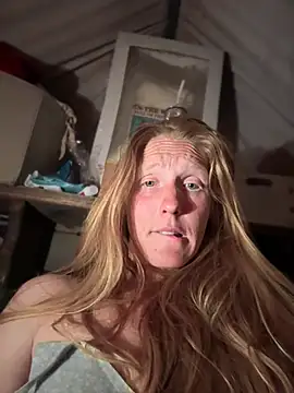 GoldenFlameGoddess live sex cam