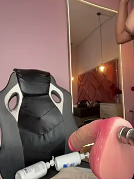 LunaaRosse webcam