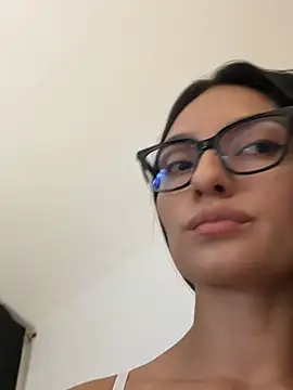MiaKane99 webcam