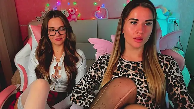 hotty_girls_here webcam