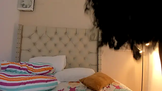 vanesasexyhot21 webcam