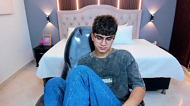 Tommy18__ webcam