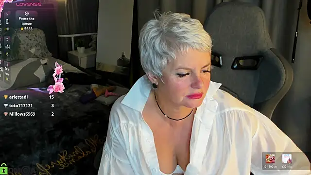 Linda_Zef1r webcam