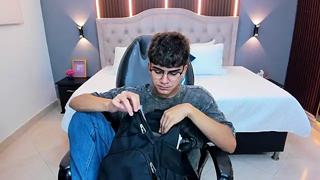 Tommy18__ webcam