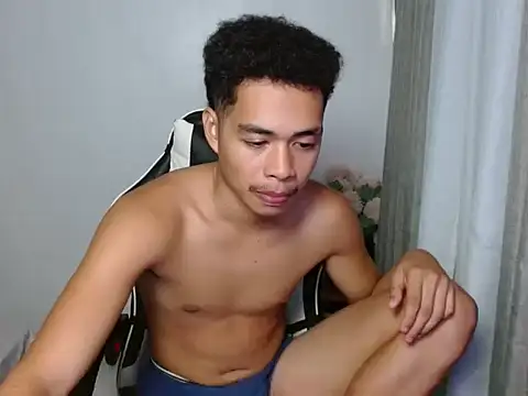 curlyasian_njxx webcam
