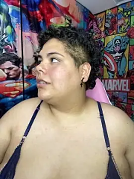 Hailey_Curvy webcam