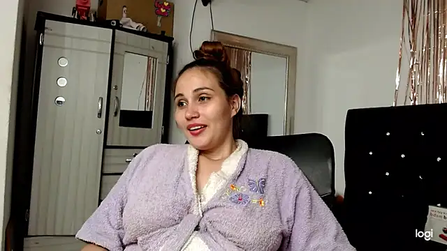 Baby_hornyJM webcam