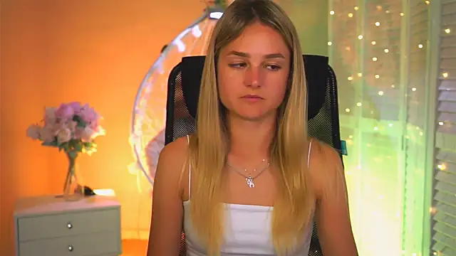 DeboraLarson webcam