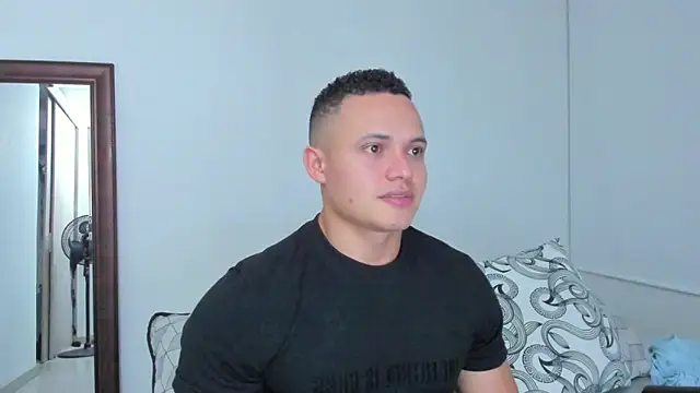 KingLevi01 webcam