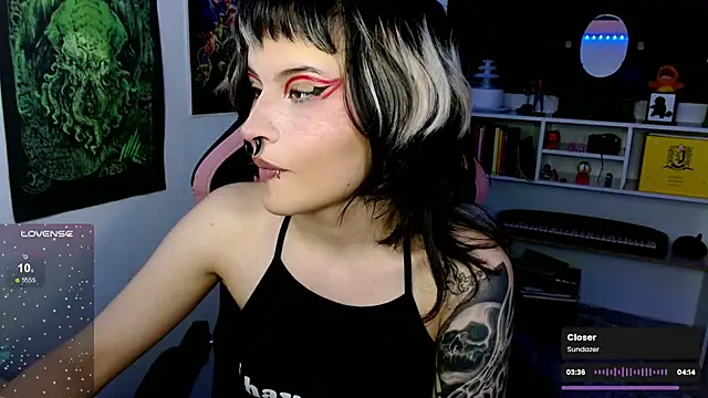 neena_nyx_ webcam