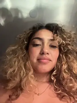 Maddy_Beluci webcam
