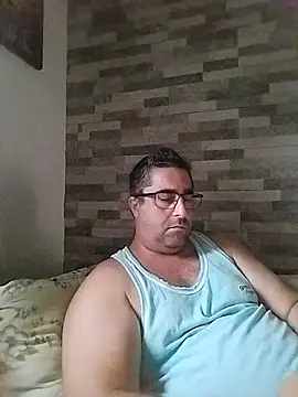 adrian_adi40 (Ask my age) - Hello guys