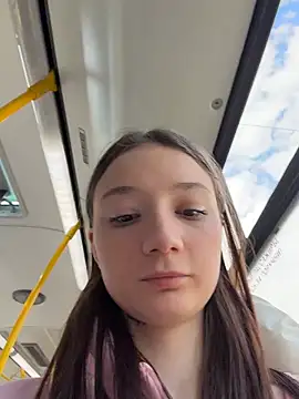 hiding-mila live sex cam