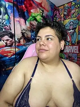 Hailey_Curvy webcam