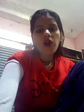 Raveena0990 webcam
