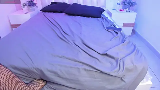 SalomeBins webcam