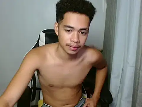 curlyasian_njxx webcam