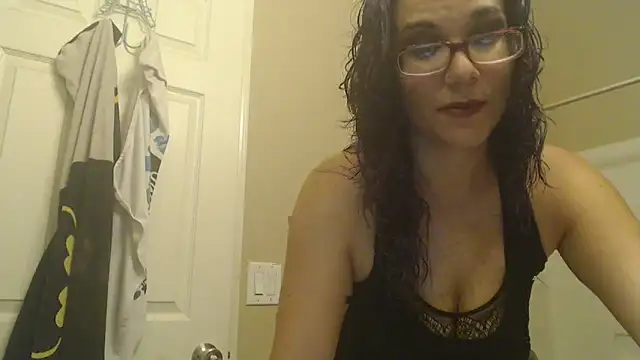 MamaBee88 webcam