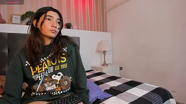 CuteButHarder webcam