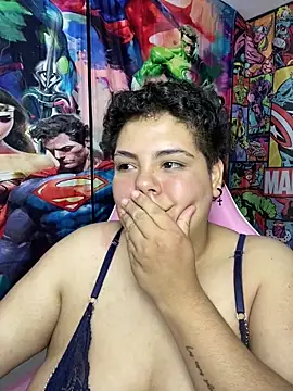 Hailey_Curvy webcam