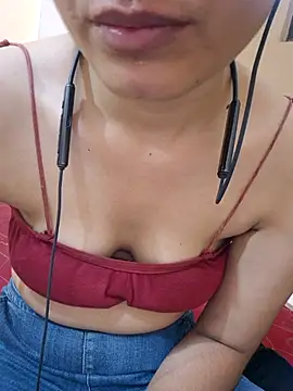 CuteSarikaLIVE webcam