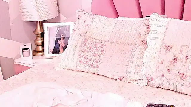 KylieMonnett webcam