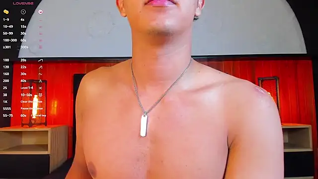 Leo_Savage_ webcam