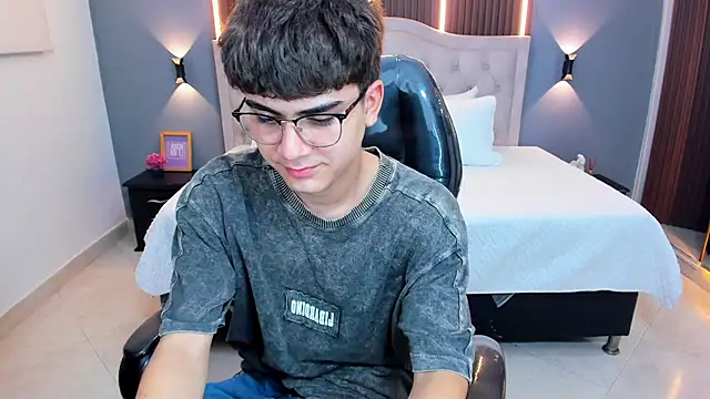 Tommy18__ webcam