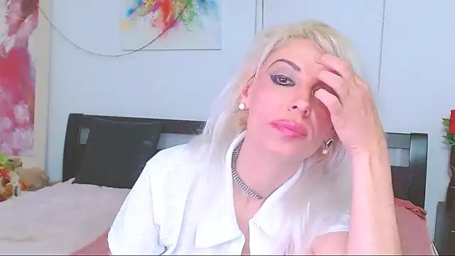 HoneyLara webcam