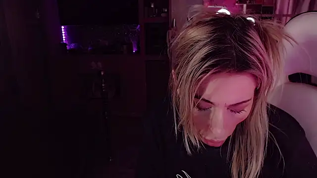 AnnieGOld_ webcam