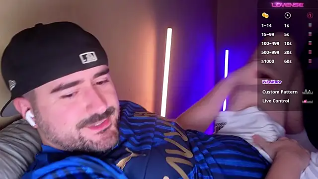 dominanttheo (Ask my age) - im horny