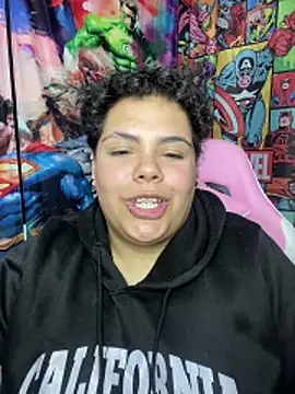 Hailey_Curvy webcam