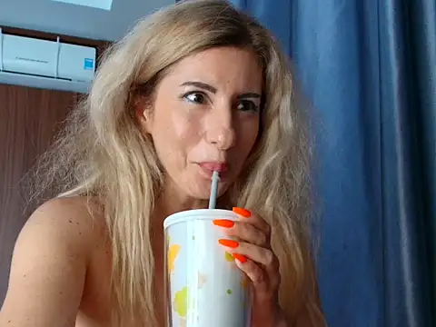 Mia_kai