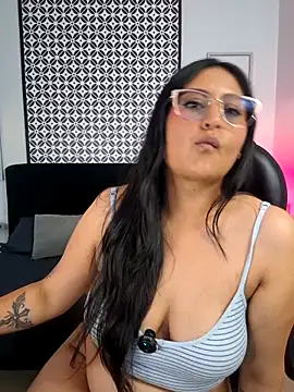 Amber_gold_ webcam