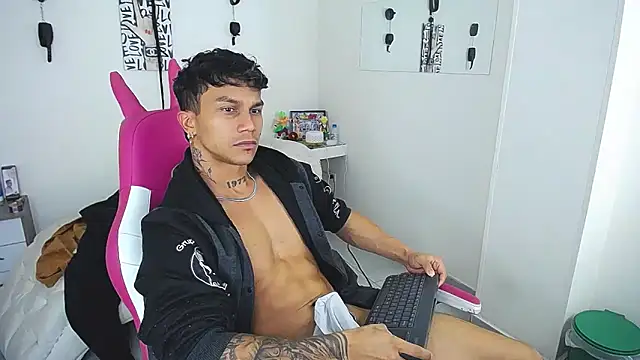 Leonard_Price webcam