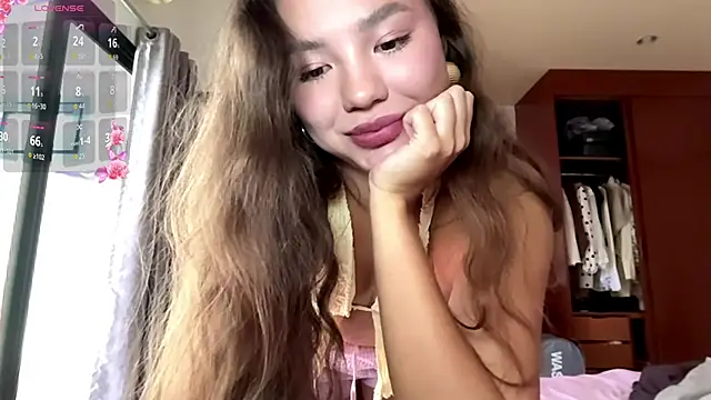 kamila_18_french webcam
