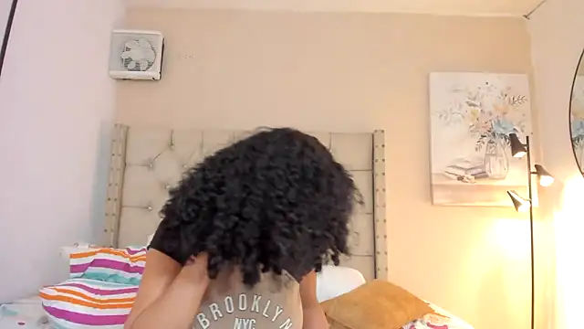 vanesasexyhot21 webcam