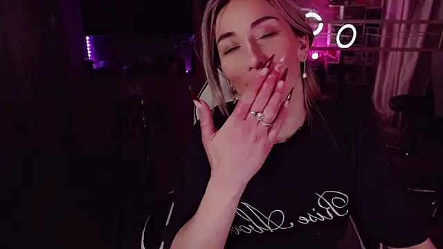 anniegold_ - AnnieGOld_'s free webcam - UK Sex Cams