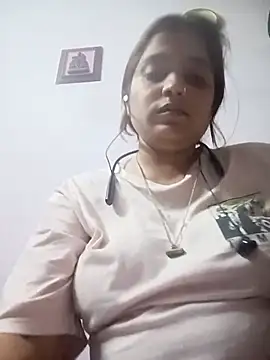 Trisha_71 webcam