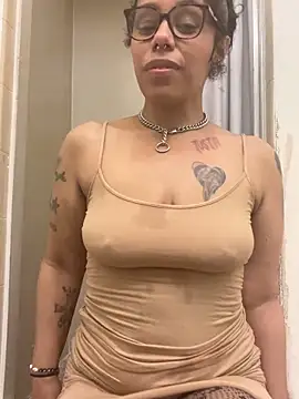 Desirae_Luciano