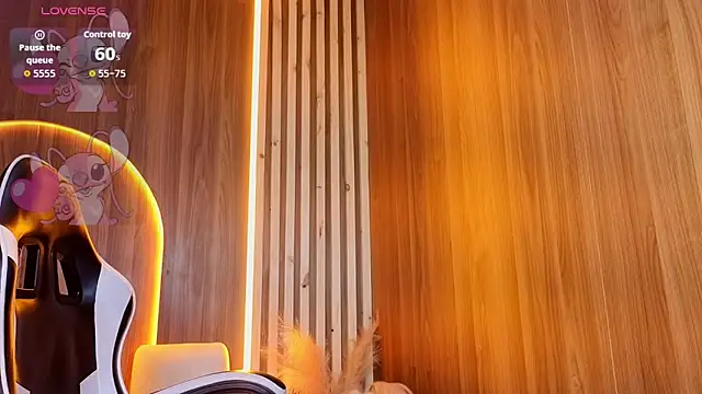 Lia_queen_tx