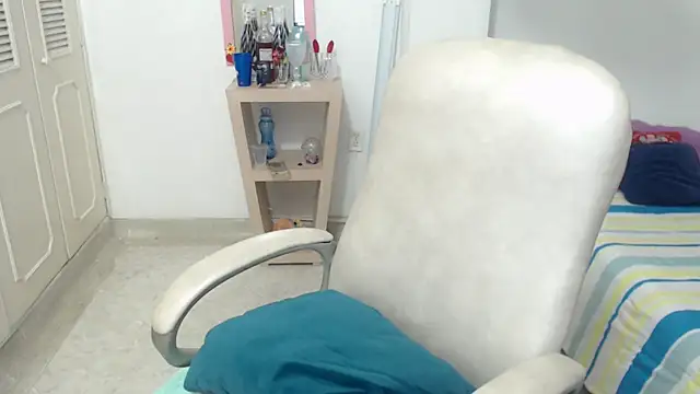 leonela_69 webcam