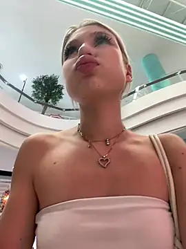 Kiss_Auroraa webcam