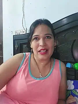 Poojabhabi101 webcam