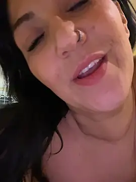  LittleMissEeve chat room