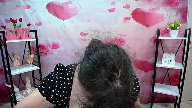 NeonilaLisova webcam