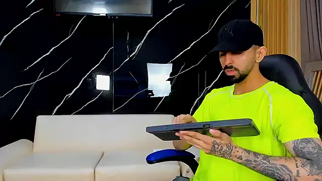 giannis090 webcam