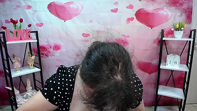 NeonilaLisova webcam